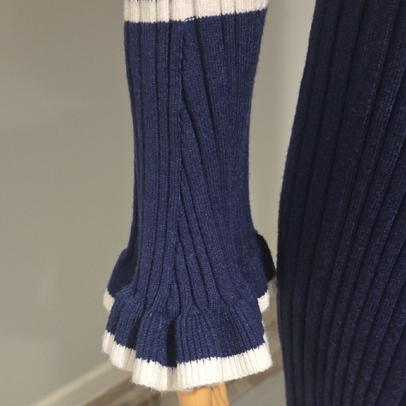 Chic Long Sleeve Navy Dress with White Trim - Picture 5 of 14